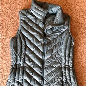 Women’s down vest